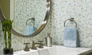 Ideas azules para todo tipo de baños - Serrano